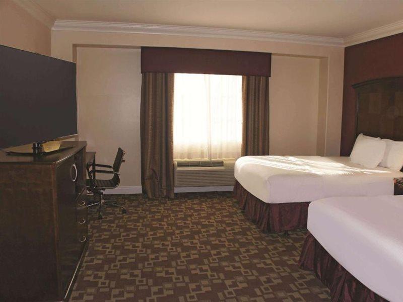 La Quinta By Wyndham Moreno Valley Bagian luar foto